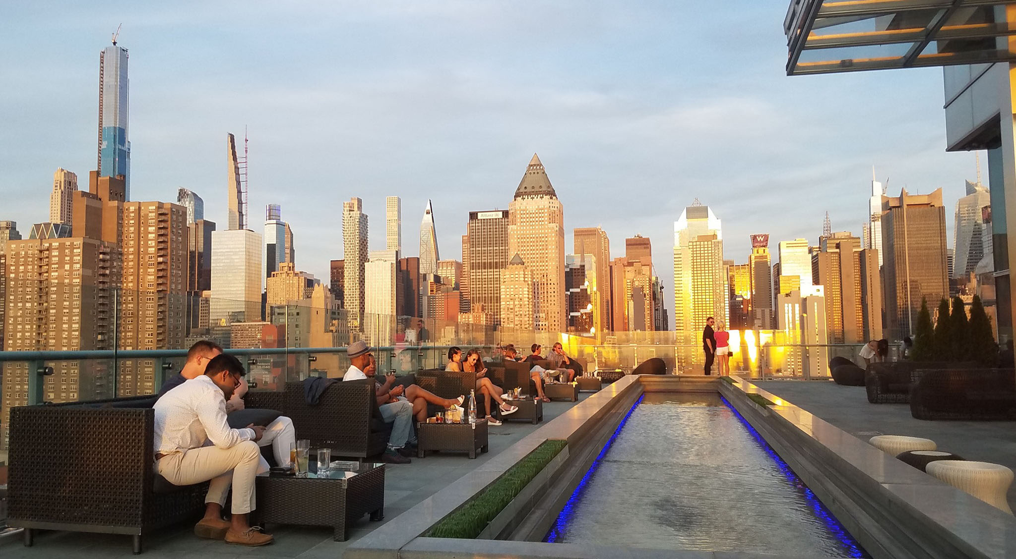 7 AMAZING ROOFTOP LOUNGES IN MANHATTAN THAT ARE NOW OPEN
